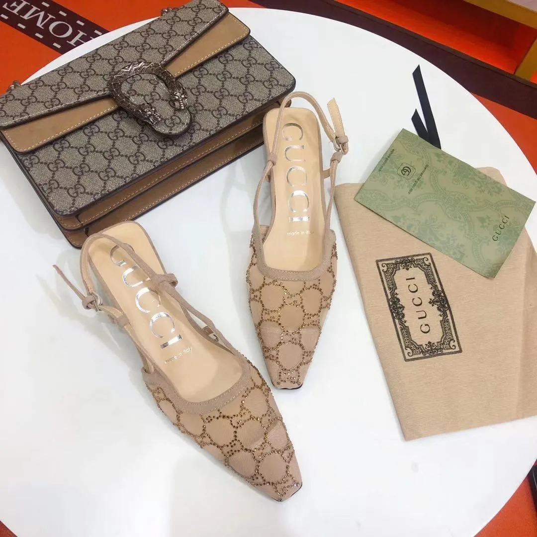 👟👟Ex-factory price 460👟👟 Gucci & Vintage 2025 spring new style second-hand original fabric/hot diamond mesh sandals, this series of sandals are so beautiful, you must buy them, Vintage things are like this, the longer they are, the more they taste👍🏻They are very elegant on the feet. Upper: Original Logo fabric Foot pads: Sheepskin Heel height: 4.5cm Sole: Genuine leather outsole Size: 34-41 (40 and 41 custom-made, non-refundable and non-exchangeable, with full set of packaging)
